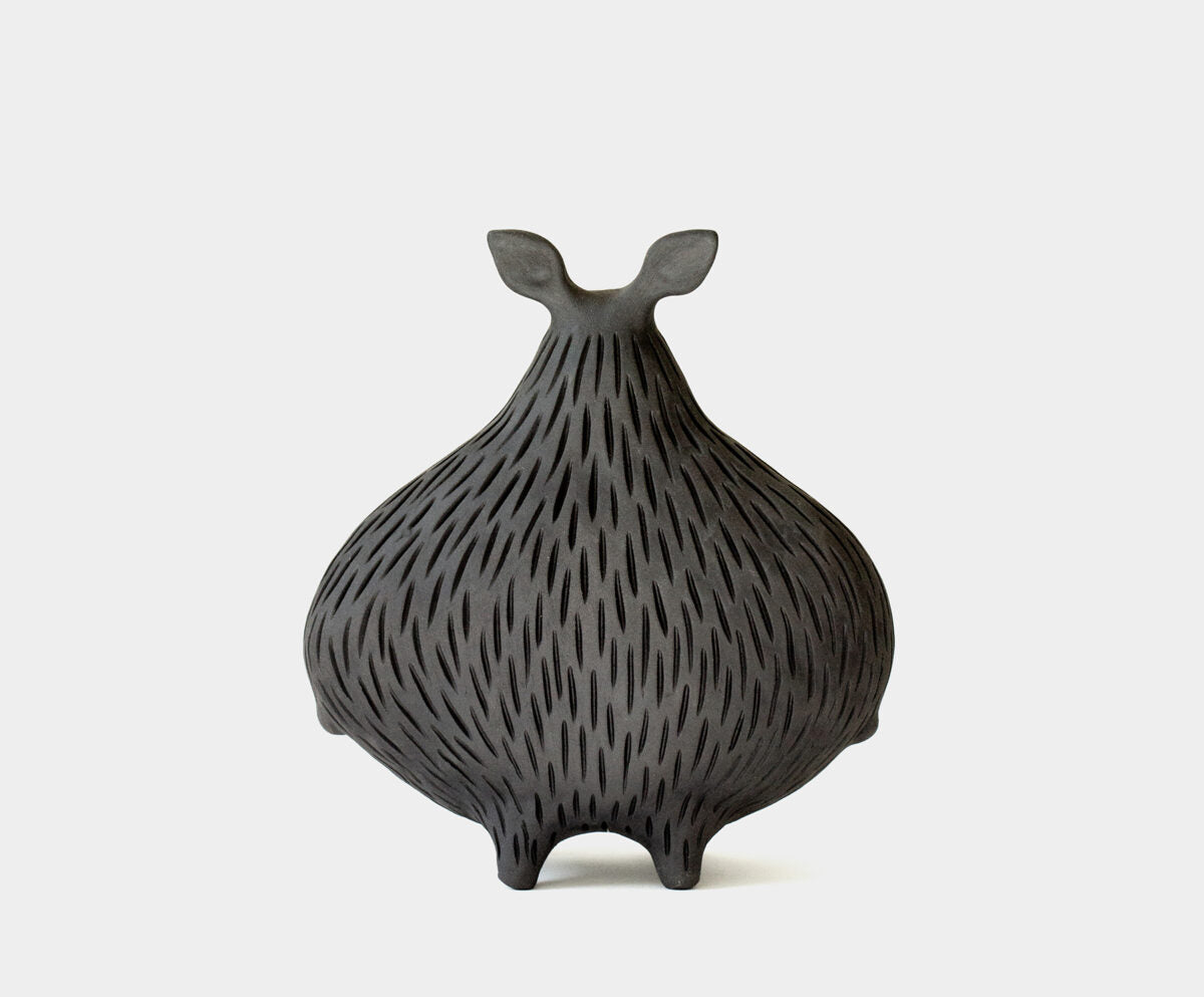 Igi — rzeźba ceramiczna, kolekcja Creatures – Hadaki, aranżacja