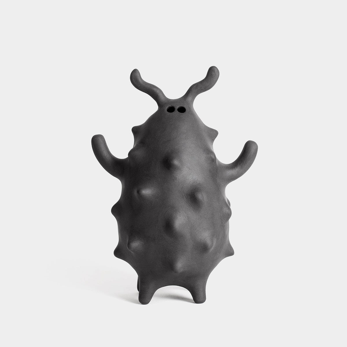 Apollo — rzeźba ceramiczna, kolekcja Creatures – Hadaki, aranżacja