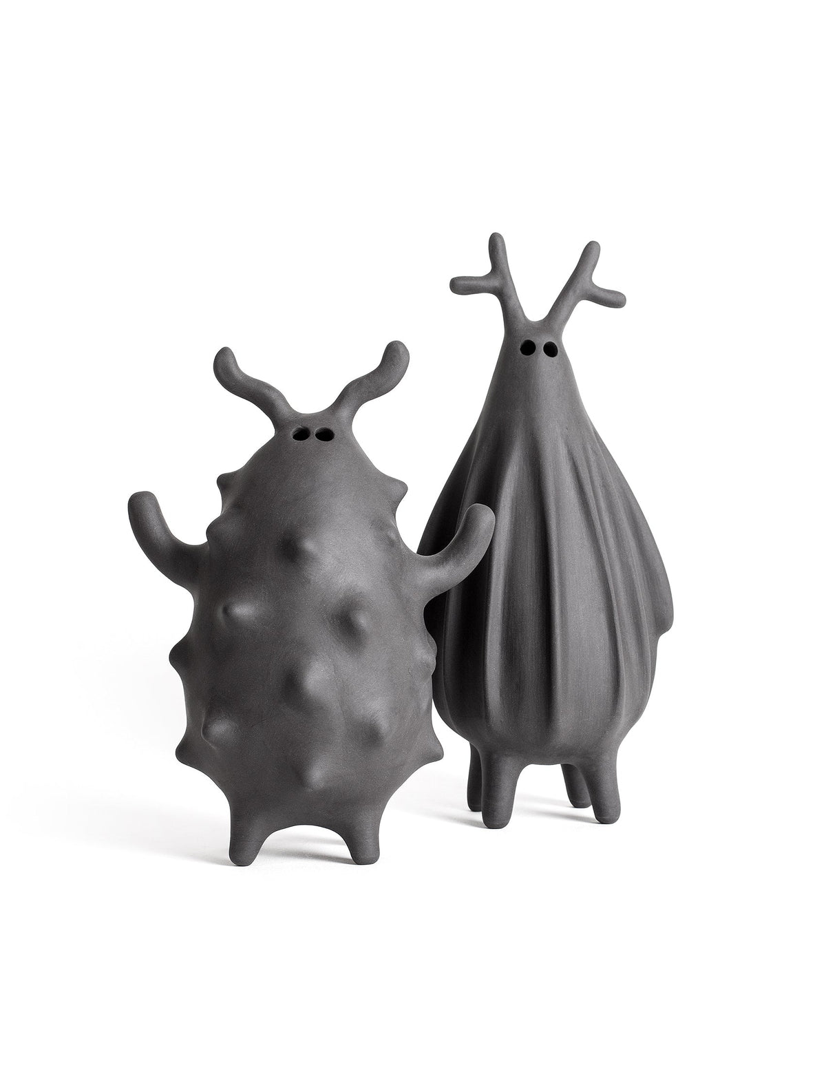 Herman — rzeźba ceramiczna, kolekcja Creatures – Hadaki, ręcznie robiona kamionka, na białym tle