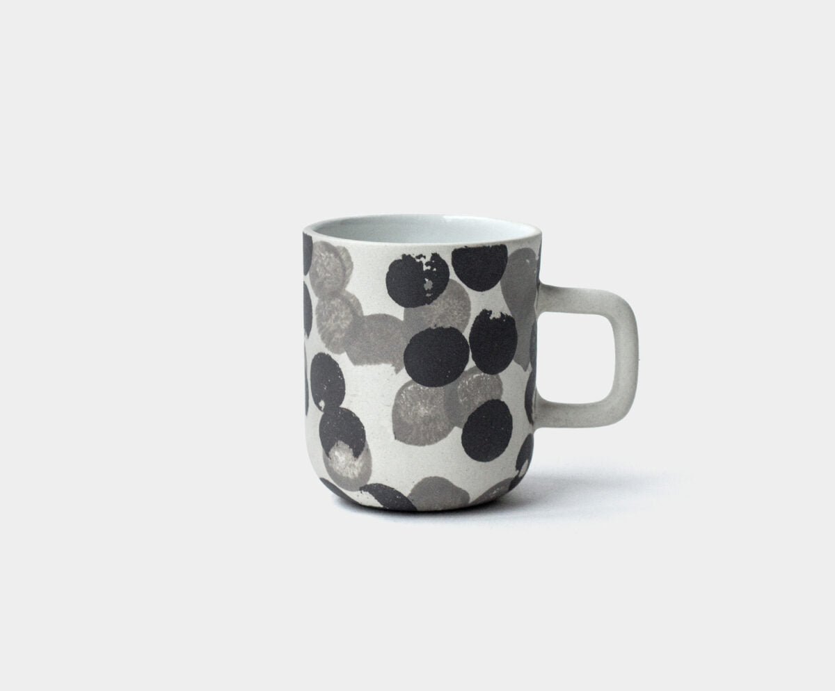 Mały kubek Dots – Hadaki – ceramiczny kubek handmade Hadaki