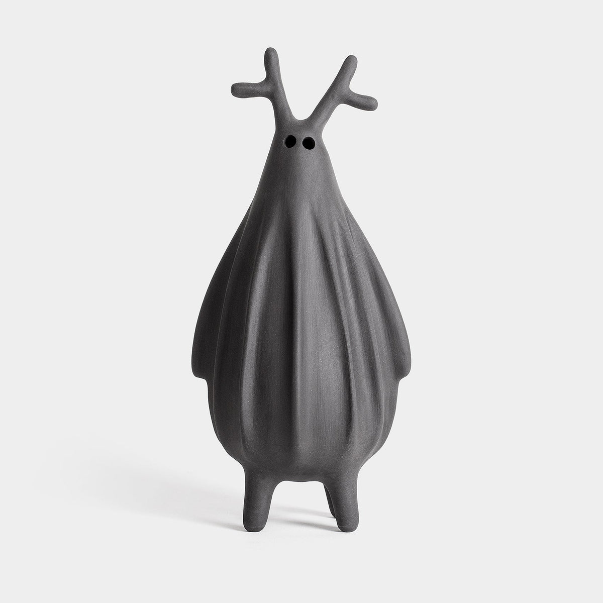 Herman — rzeźba ceramiczna, kolekcja Creatures – Hadaki, aranżacja