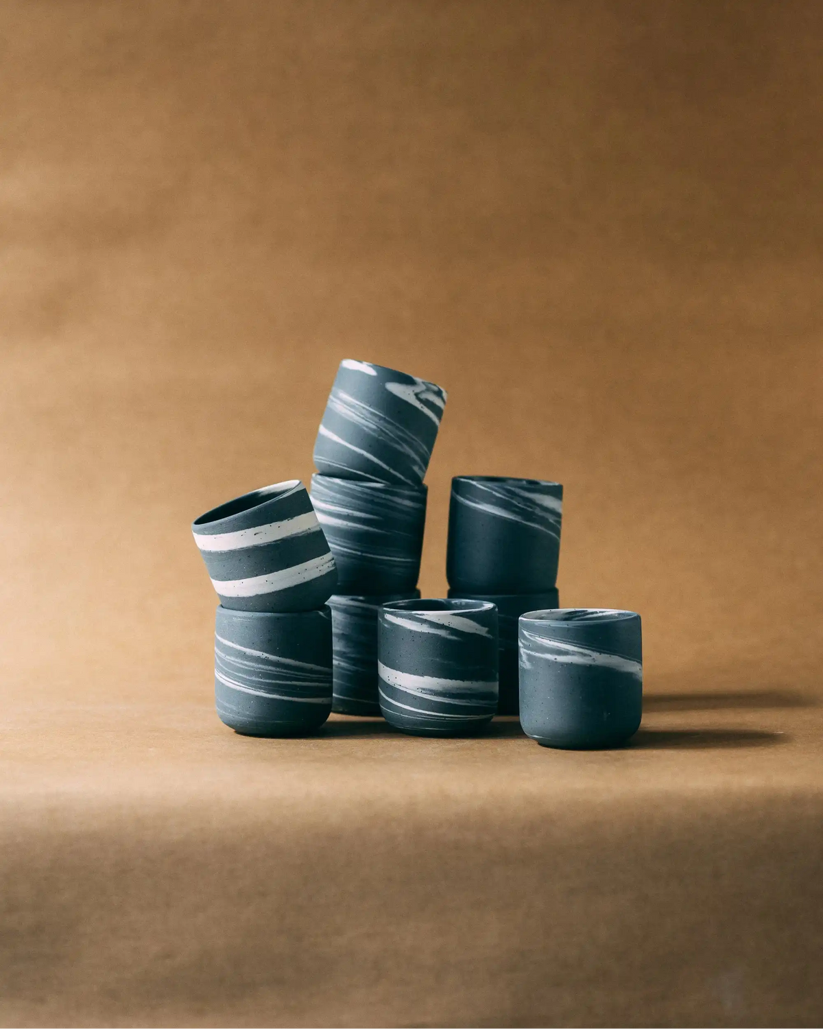 Kubek PopUp SMOG – Zakwas Studio, aranżacja