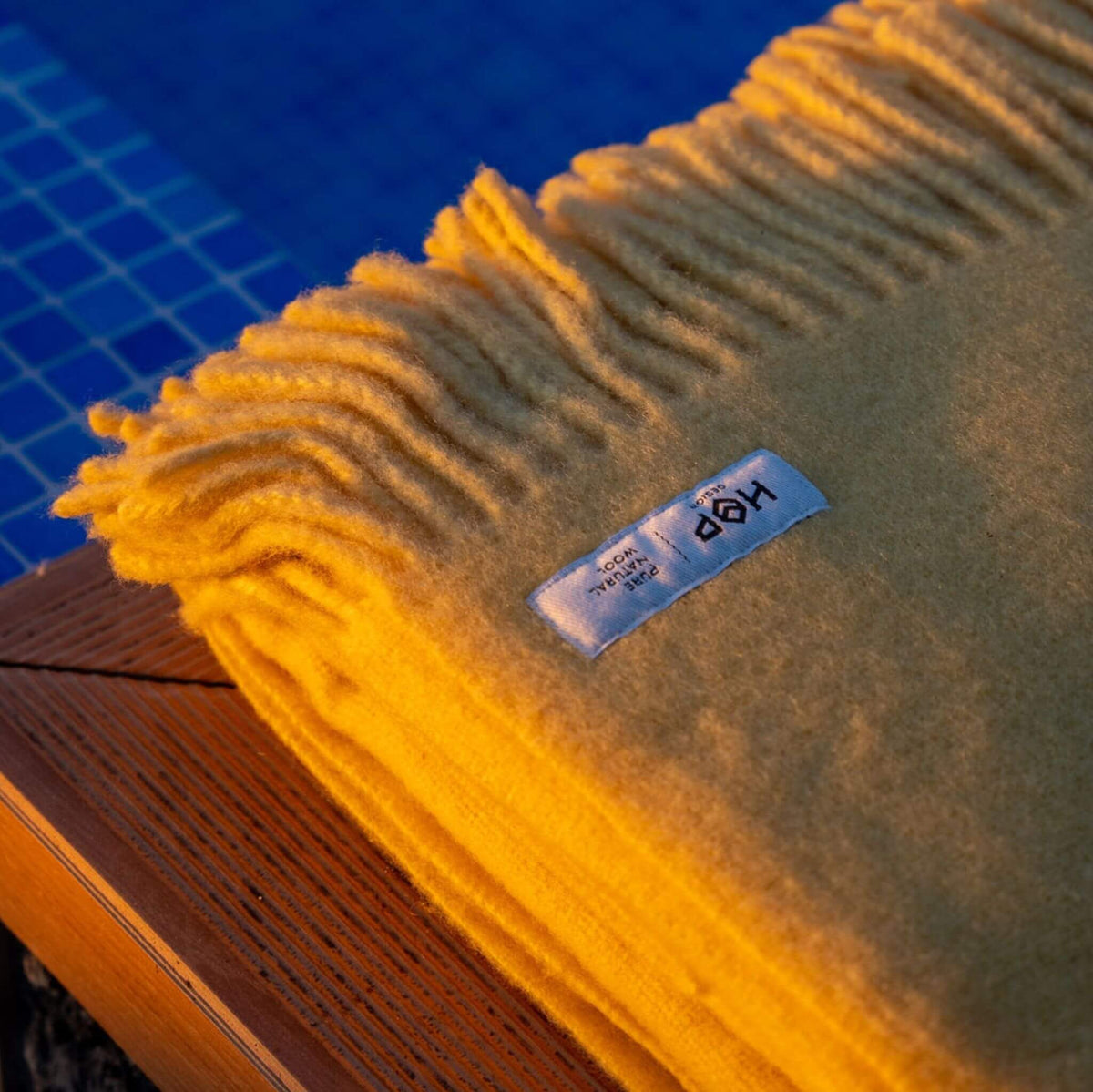 Koc YETI żółty pastelowy – Hop Design, detal