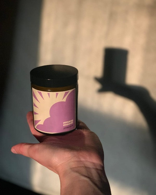 Świeca sojowa ZMIERZCH – pachnąca szczęściem, wanilia i karmel (180 ml)