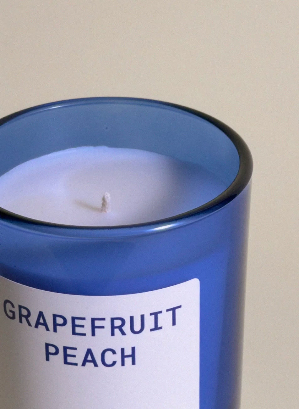Świeca zapachowa Grapefruit & Peach – Solar Optimism – świeca sojowa zapachowa Leisure