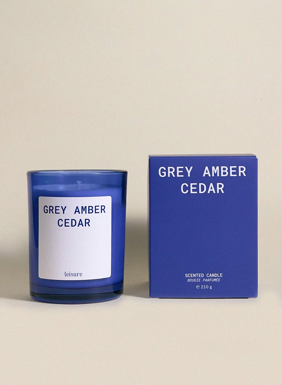 Świeca zapachowa Grey Amber & Cedar – Mineral Warmth – świeca sojowa zapachowa Leisure