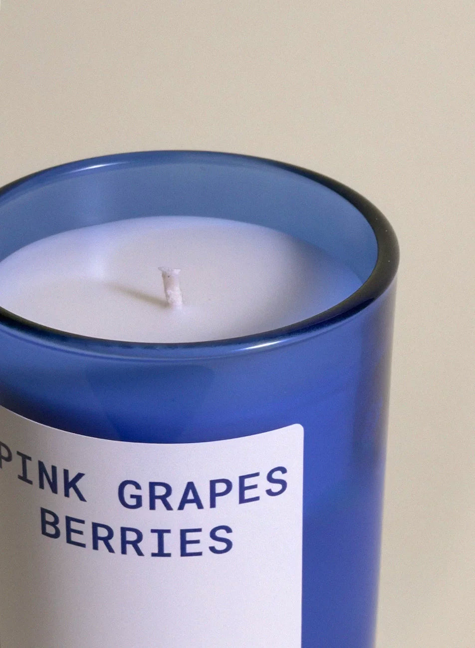 Świeca zapachowa Pink Grapes & Berries – Electric Fruit – świeca sojowa zapachowa Leisure