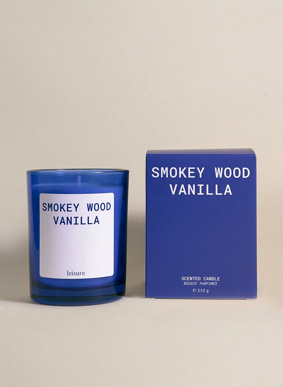 Świeca zapachowa Smokey Wood & Vanilla – Primal Comfort – świeca sojowa zapachowa Leisure