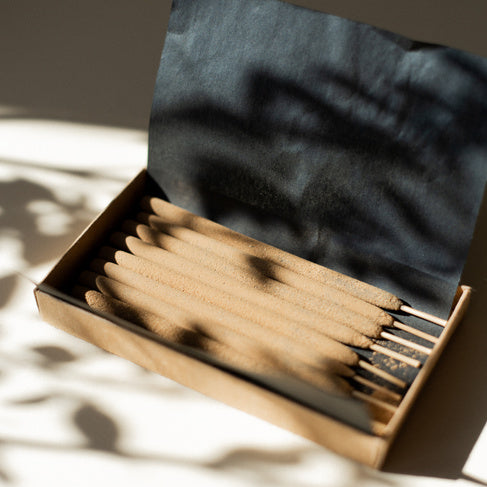 Kadzidła Naturalne – Drewno, Bursztyn, Wanilia