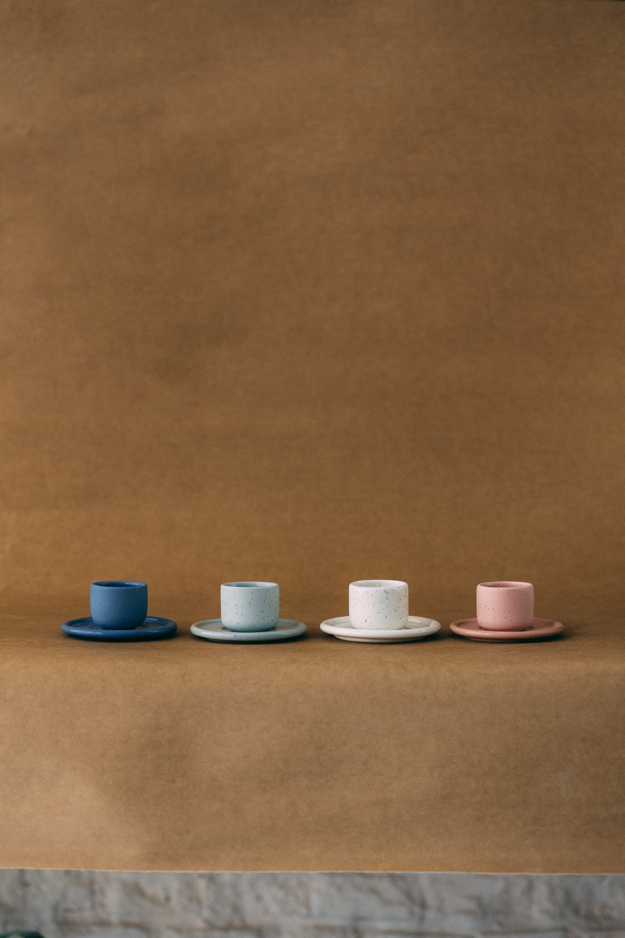 Zestaw PopUp – Mała czarka ze spodkiem – ceramiczny kubek handmade Zakwas Studio
